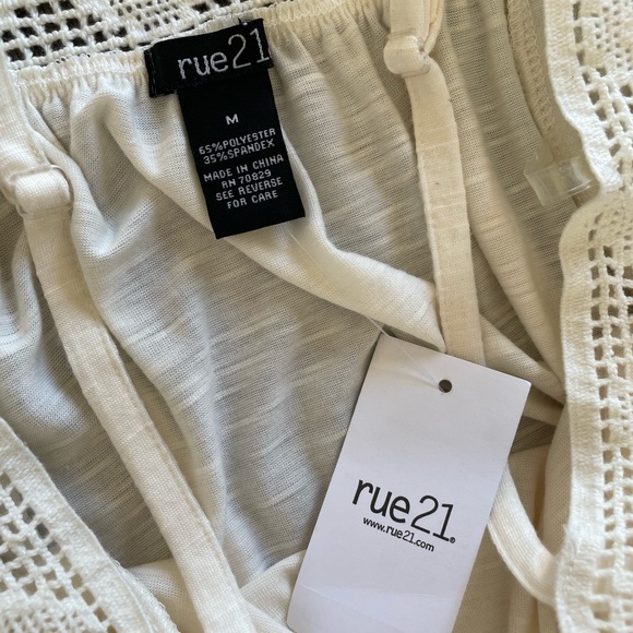 Off the shoulder top- NWT - Picture 3 of 5